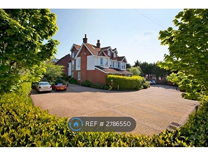 2 Bedroom Flat To Rent In The Avenues, Exmouth, EX8