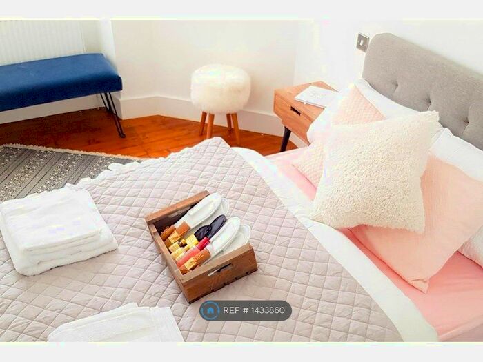 1 Bedroom Flat To Rent In Lochrin Terrace, Edinburgh, EH3