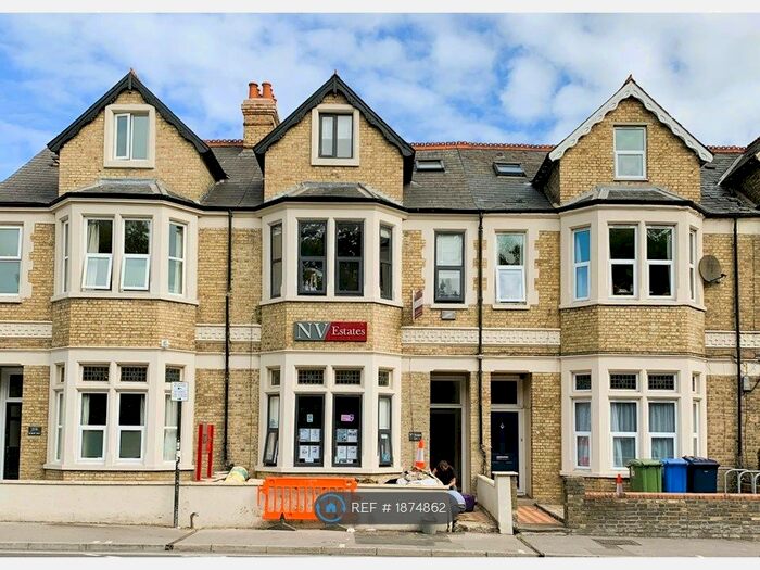 2 Bedroom Semi-Detached House To Rent In Cowley Road, Oxford, OX4