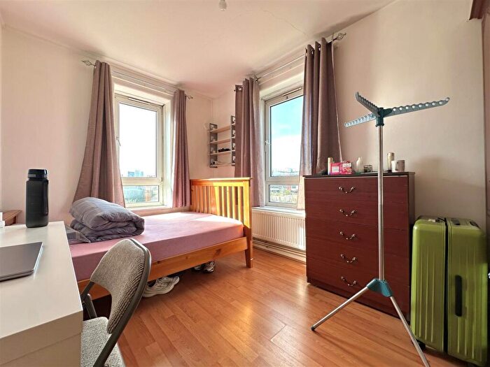 3 Bedroom Flat For Sale In Tent Street, London, E1