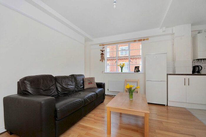 2 Bedroom Flat To Rent In Boswell Street, London, WC1N