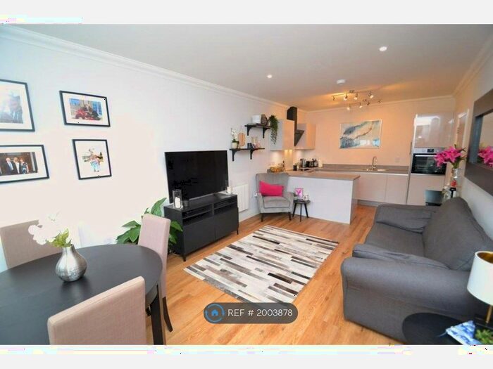 1 Bedroom Flat To Rent In Watling Street, Radlett, WD7