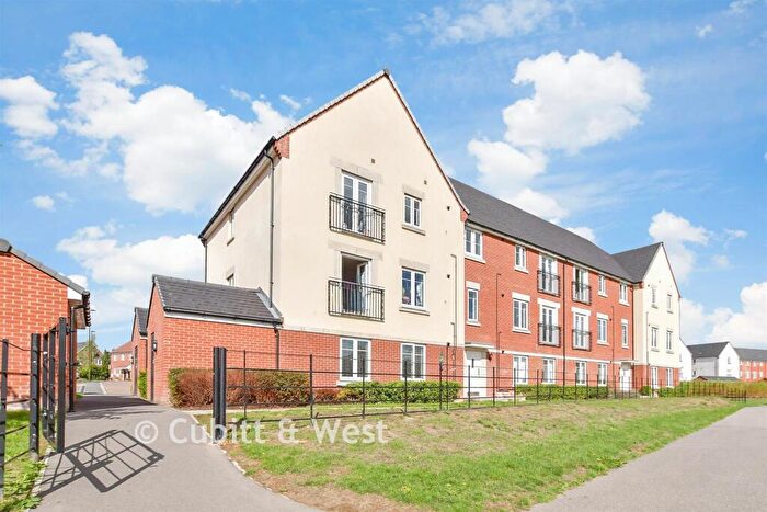 2 Bedroom Flat For Sale In Eames Way, Crawley, West Sussex, RH10