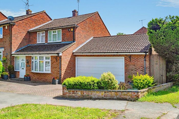 3 Bedroom Semi-Detached House For Sale In Sheepcot Lane, Watford, WD25