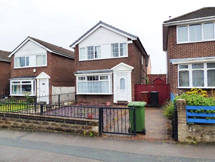 3 Bedroom Detached House For Sale In Eightlands Lane, Leeds, LS13