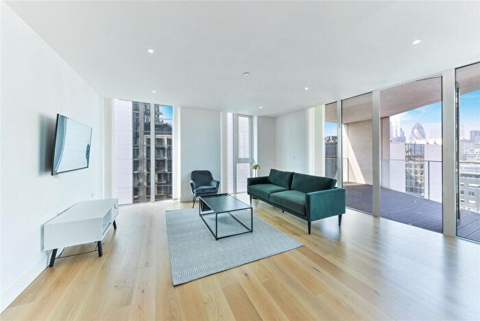 2 Bedroom Apartment To Rent In Admiralty House, Vaughan Way, Tower Hamlets, London, E1W