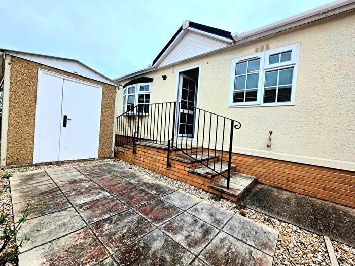 2 Bedroom Park Home For Sale In Gloucester Road, Staverton, GL51