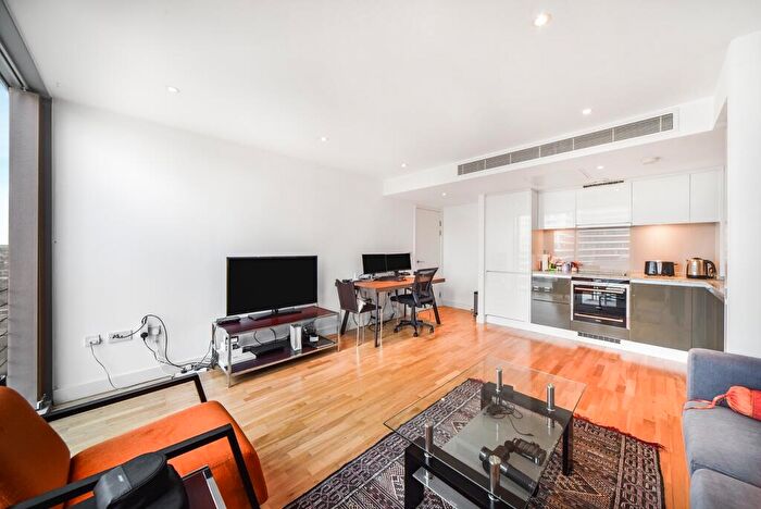 1 Bedroom Flat To Rent In Landmark East, Marsh Wall, E14