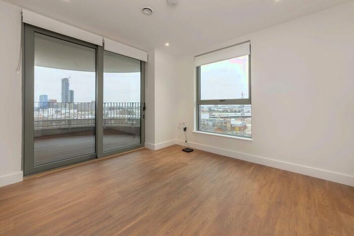 2 Bedroom Flat To Rent In Union Way, London, NW10