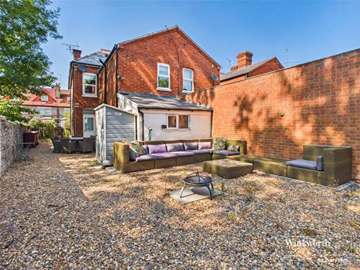 6 Bedroom End Of Terrace House To Rent In London Road, Reading, Berkshire, RG1