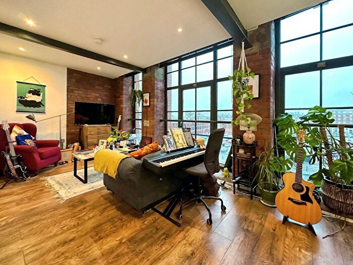 1 Bedroom Flat To Rent In New York Road, Leeds, West Yorkshire, LS2