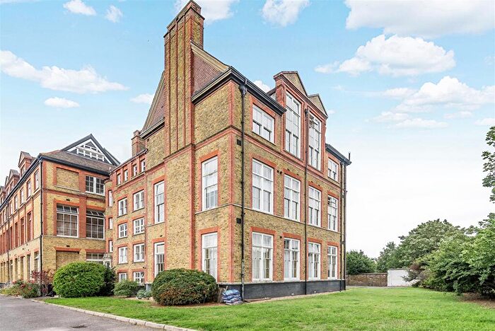 3 Bedroom Apartment For Sale In York Grove, Peckham, London, SE15