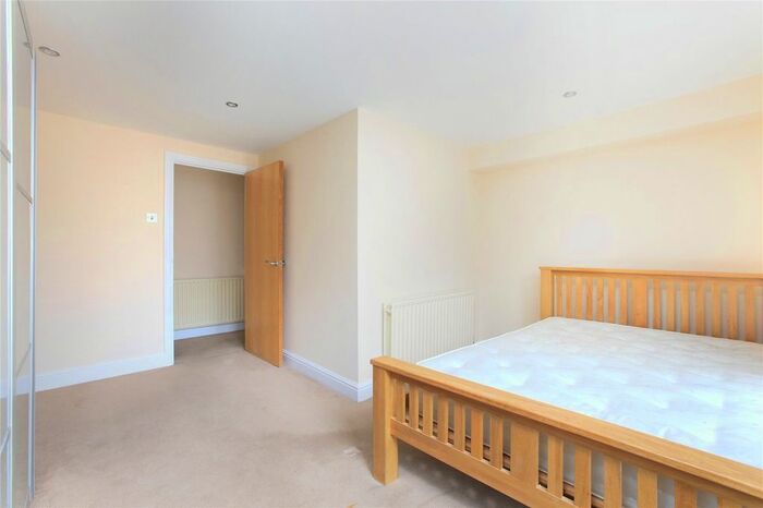 2 Bedroom Flat To Rent In Klea Avenue, Clapham Common, SW4