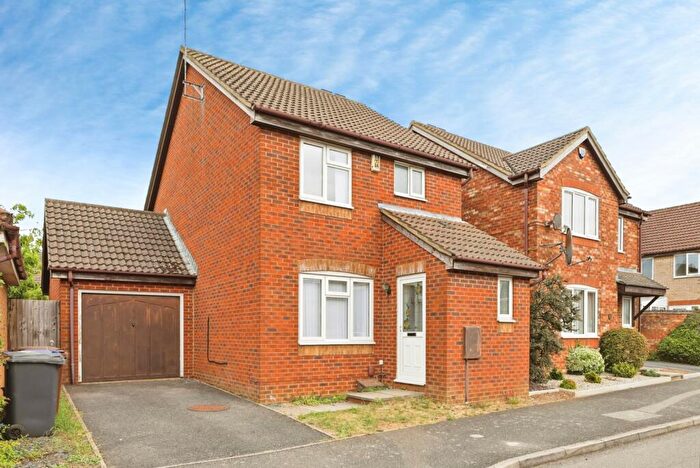 3 Bedroom Detached House For Sale In Mill Meadow, Northampton, Northamptonshire, NN2