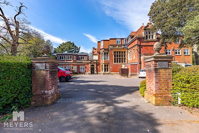 2 Bedroom Flat To Rent In Derby Road, Bournemouth, BH1