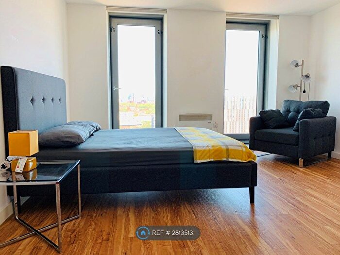 Studio To Rent In Michigan Point Tower A, Salford, M50