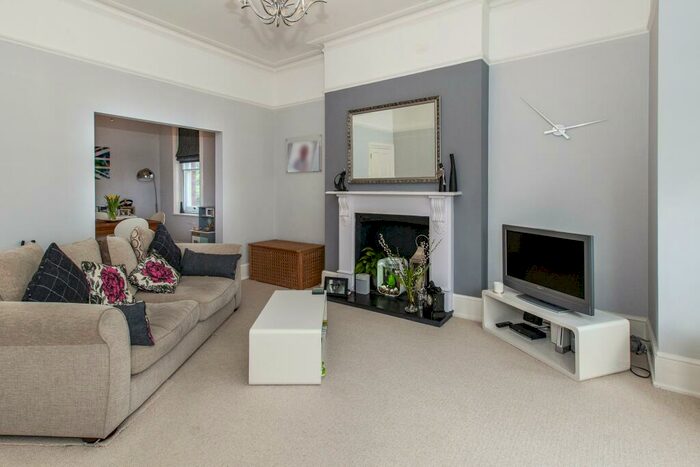 2 Bedroom Apartment To Rent In Lansdowne Court, Taplow, SL6