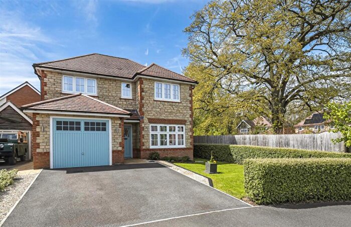 4 Bedroom Detached House For Sale In Morgans Road, Calne, SN11