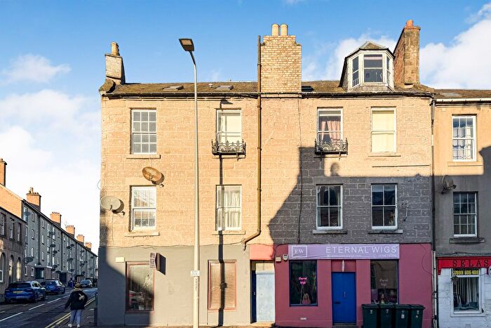 2 Bedroom Flat For Sale In Atholl Street, Perth, PH1