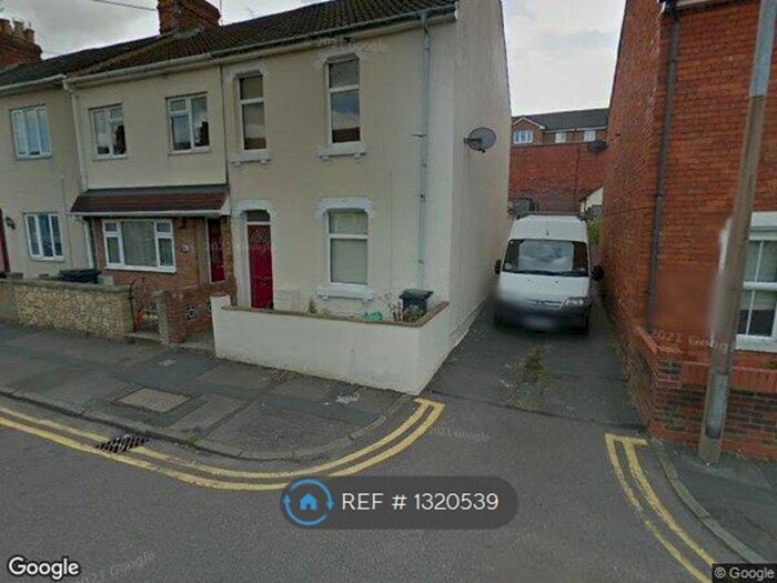 3 Bedroom End Of Terrace House To Rent In Redcliffe Street, Swindon, SN2
