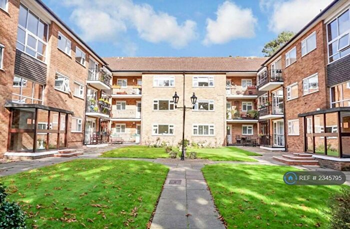 3 Bedroom Flat To Rent In Hawthornden Court, Sutton Coldfield, B76