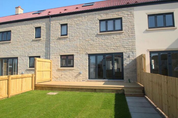 3 Bedroom House To Rent In Deighton Road, Wetherby, West Yorkshire, LS22