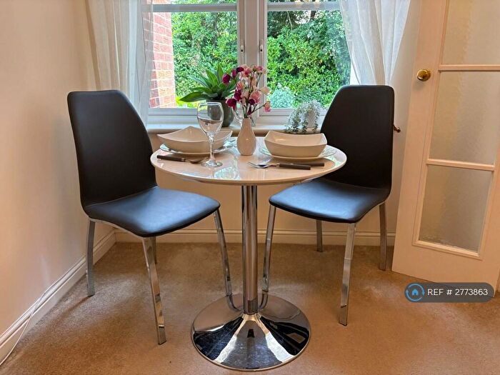 1 Bedroom Flat To Rent In Stockbridge Road, Chichester, PO19