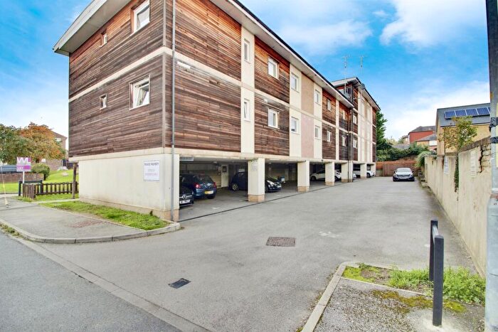 1 Bedroom Flat To Rent In Francis Road, Ware, SG12