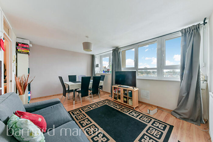 2 Bedroom Flat To Rent In George Potter Way, SW11