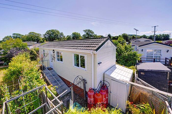 1 Bedroom Park Home For Sale In Oversley Mill Park, Oversley Green, Alcester, B49