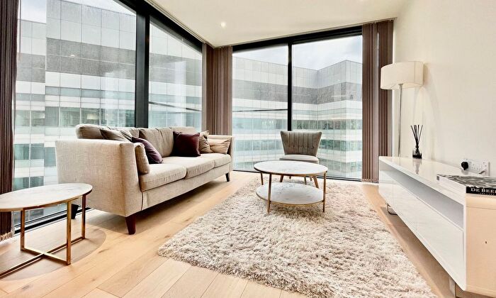 2 Bedroom Flat To Rent In Marsh Wall, Hampton Tower, E14