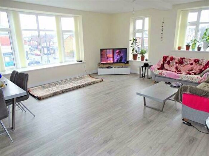 2 Bedroom Flat To Rent In Bury New Road, Prestwich, Manchester, M25