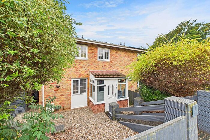 3 Bedroom Semi-Detached House For Sale In Beech Way, Brundall, Norwich, NR13