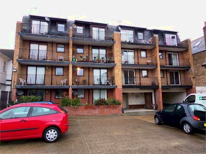 1 Bedroom Flat To Rent In Glendale Mews, Leigh On Sea, Leigh On Sea, SS9