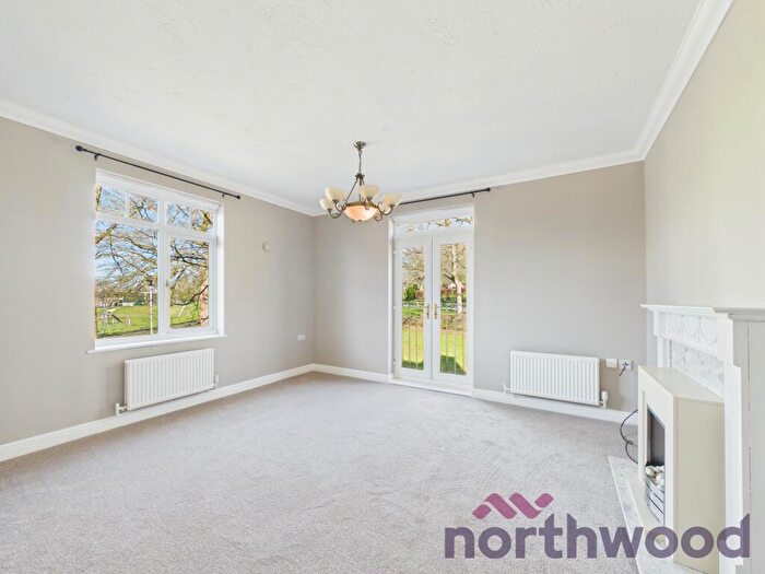 2 Bedroom Flat To Rent In York Street, Macclesfield, SK10