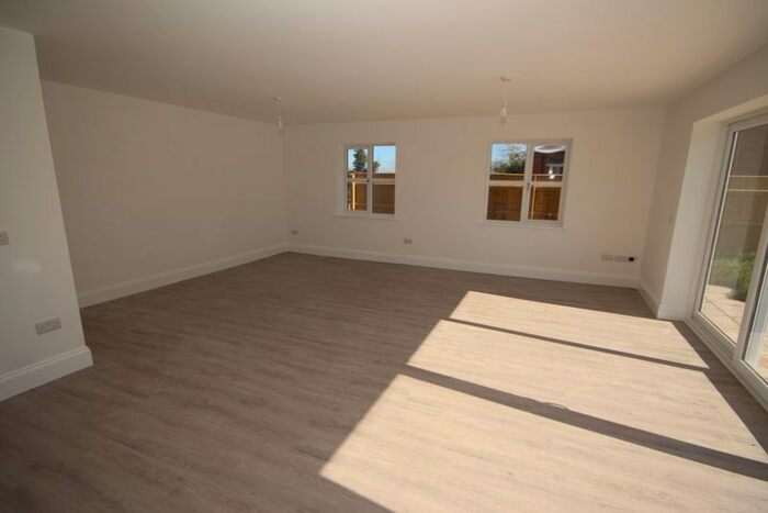 4 Bedroom Detached House For Sale In South Marsh Road, Stallingborough, Grimsby, DN41