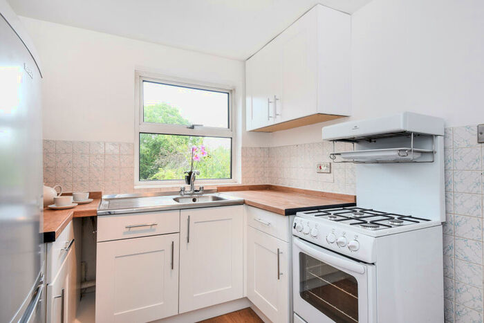 2 Bedroom Apartment To Rent In Bankside, Headington, OX3