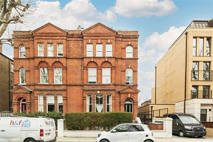 4 Bedroom Flat To Rent In Auriol Road, West Kensington, W14