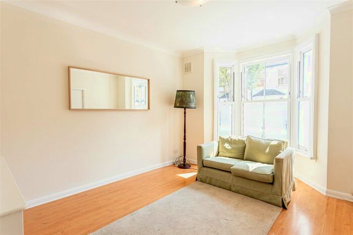 1 Bedroom Flat To Rent In Cobbold Road, London, W12