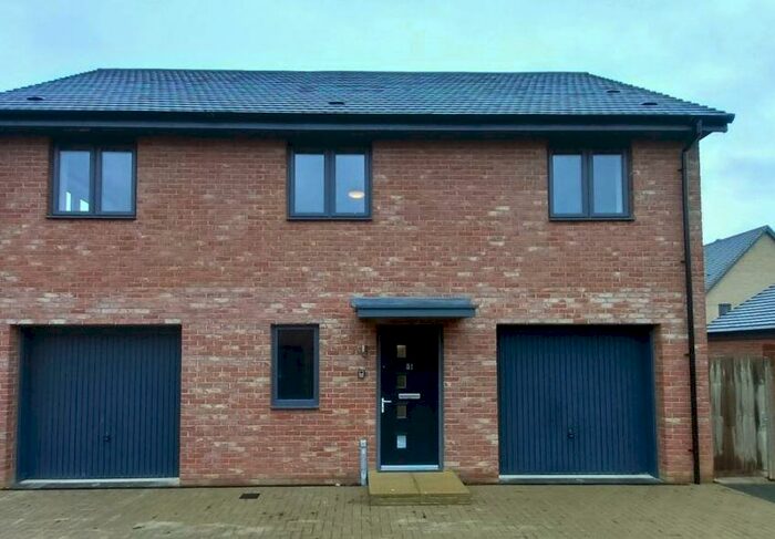 2 Bedroom Maisonette To Rent In Lysons Close, Huntingdon, Cambridgeshire, PE28