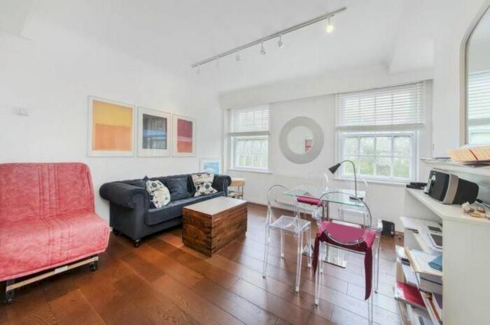 3 Bedroom Flat To Rent In Luxborough Street, Marylebone, London, W1U