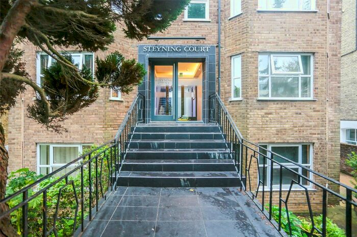 1 Bedroom Flat To Rent In Steyning Court, Eaton Gardens, Hove, East Sussex, BN3