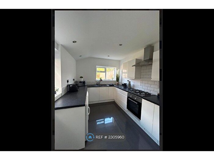 3 Bedroom Terraced House To Rent In Legsby Avenue, Grimsby, DN32