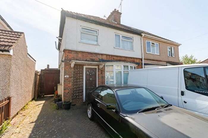 1 Bedroom Flat For Sale In Hazel Tree Road, Watford, WD24