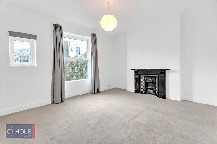 3 Bedroom Flat To Rent In Oakfield Place, Bristol, BS8