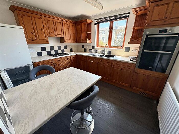 3 Bedroom Cottage For Sale In Grove Road, Ventnor, PO38