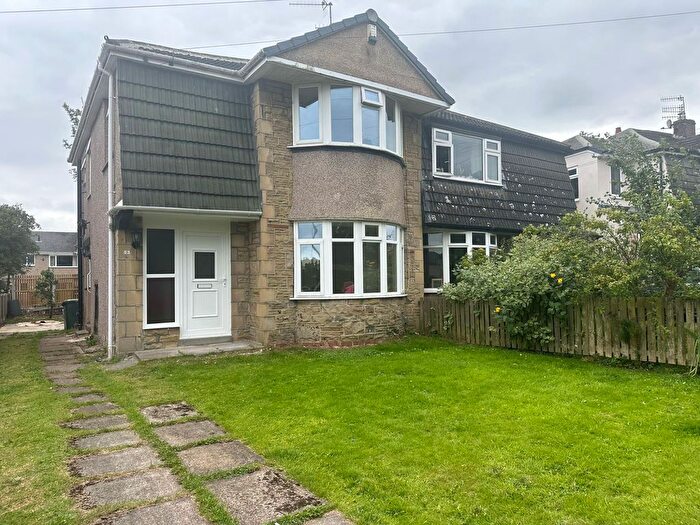 3 Bedroom Semi-Detached House To Rent In Beckfield Road, West Yorkshire, BD16