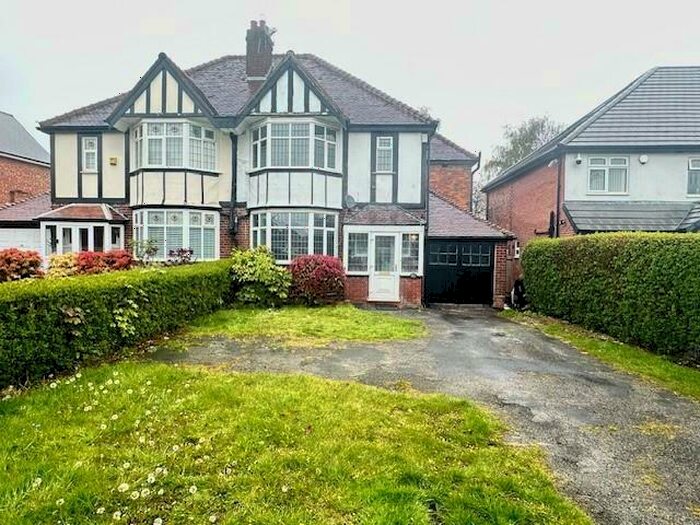 4 Bedroom Semi-Detached House To Rent In Chester Road, Erdington, Birmingham, B24