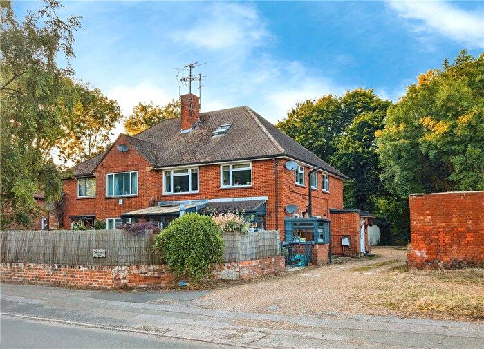 3 Bedroom Maisonette For Sale In Wardstone House, Bath Road, Hare Hatch, RG10