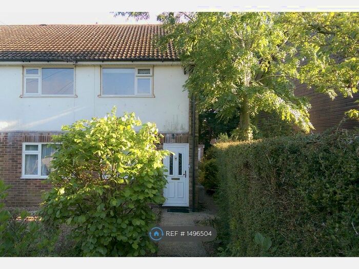 2 Bedroom Maisonette To Rent In Buckingham Court, Amersham, HP6